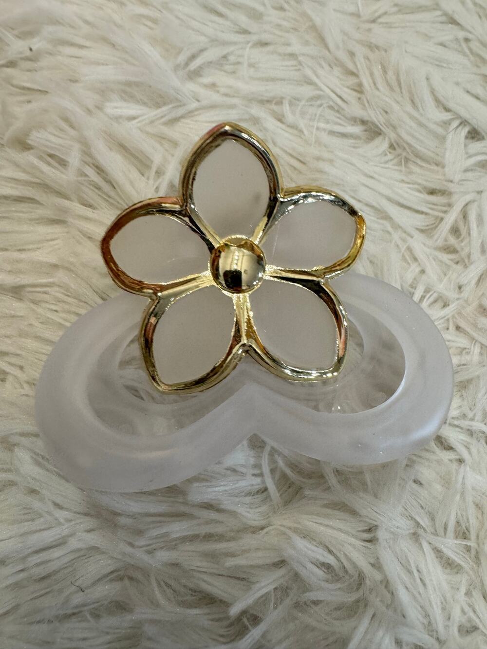 Gold & white flower hair claw clip gold flower-shaped frame clear plastic petals